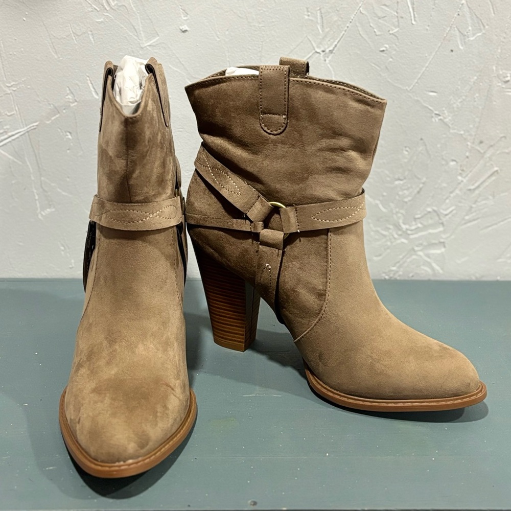 Stylish Tan Ankle Boots for Women